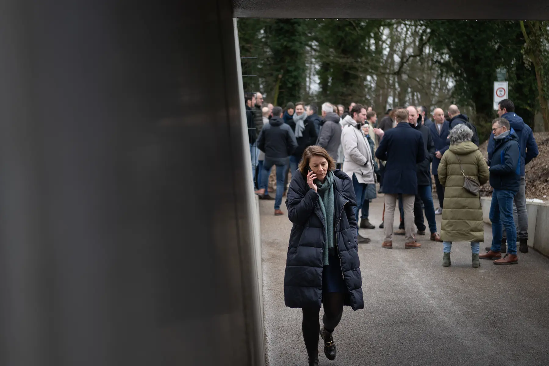 Mirjam is aan de telefoon